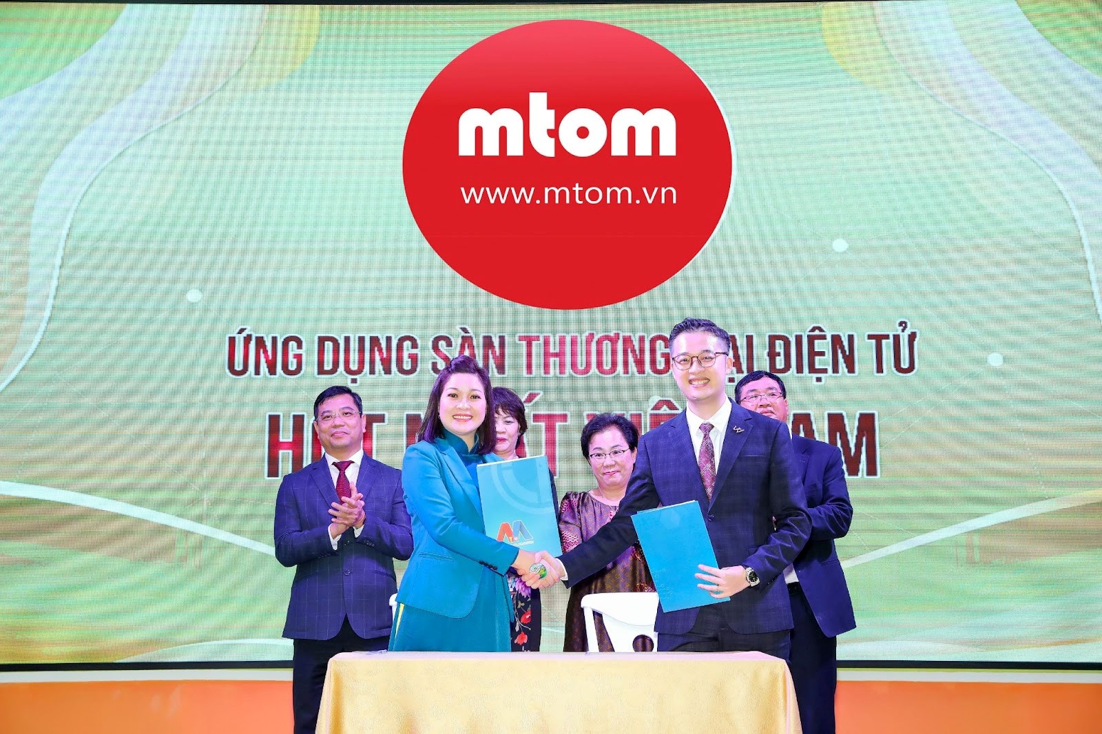 mTom - Sàn TMĐT, kênh mua sắm và giải trí hàng đầu cho người Việt